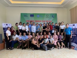 Học viên thảo luận, làm bài tập nhóm