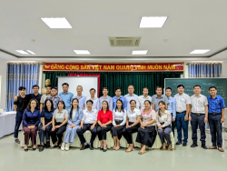 Đại biểu tham gia Hội nghị chụp ảnh lưu niệm