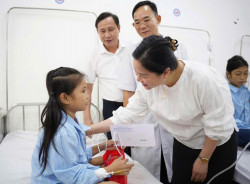 Hơn 320 suất quà Trung thu đến với trẻ em có hoàn cảnh khó khăn ở Nghệ An