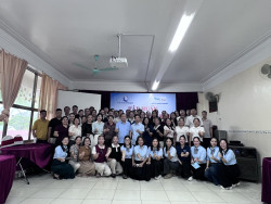 Đại biểu và học viên chụp ảnh lưu niệm tại lớp tập huấn